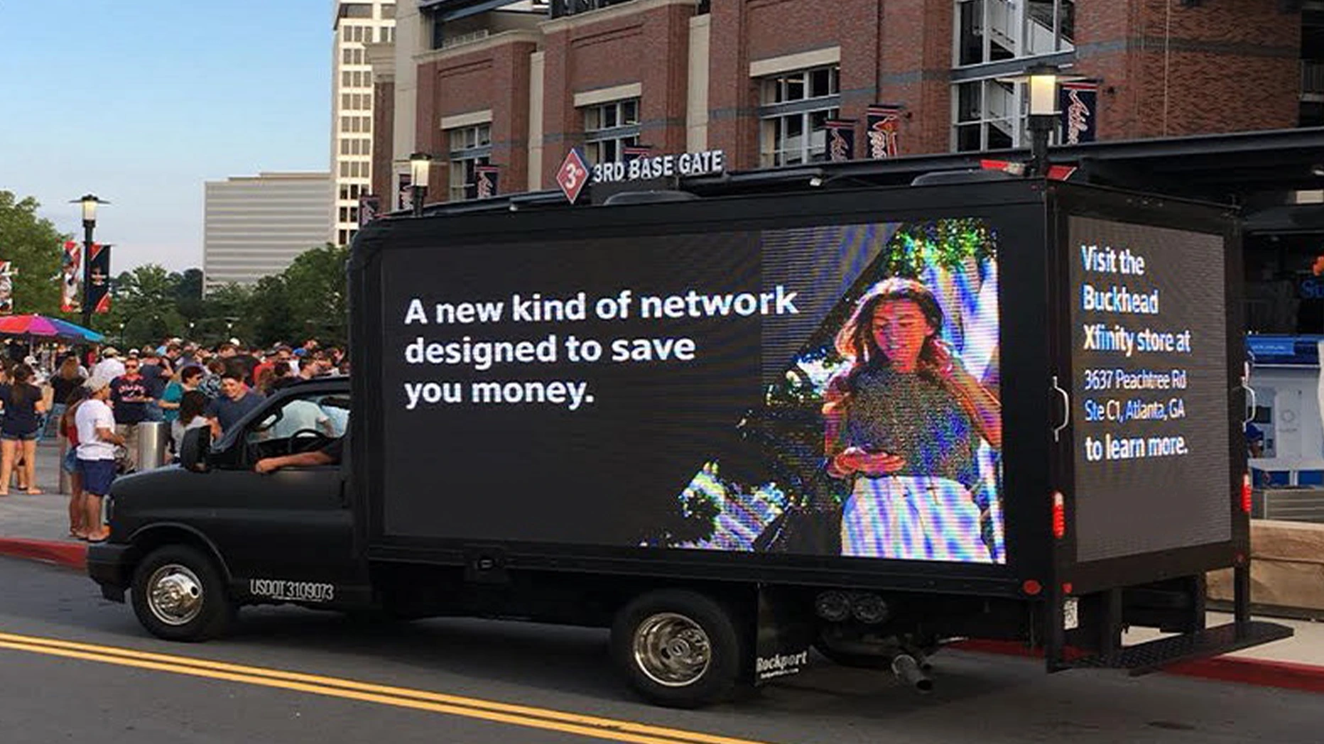 How Much Does It Cost to Rent A Billboard? Mobile Vs Stationary