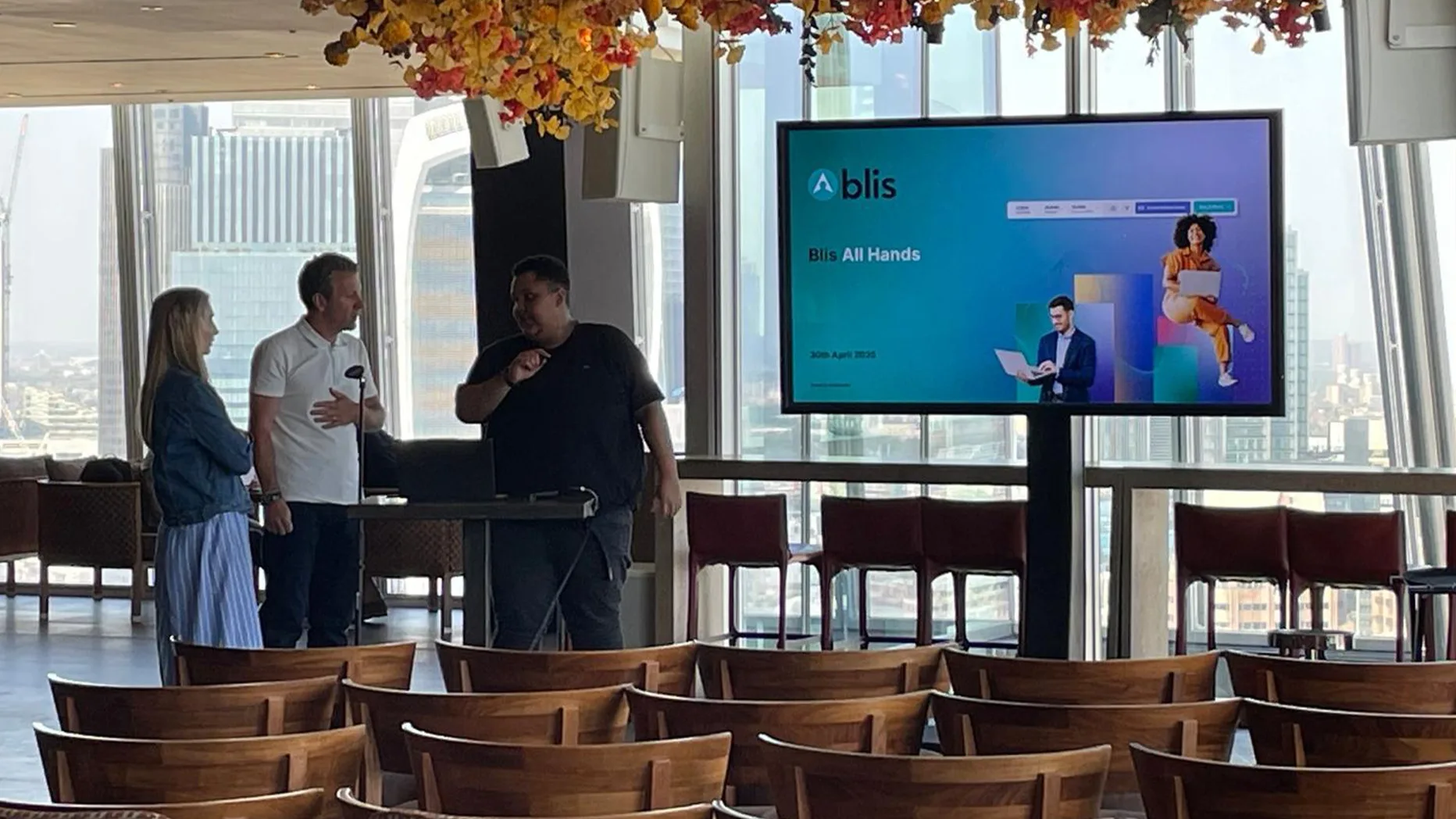 10 Benefits Of Using Advertising LED Screens For Promoting Your Business