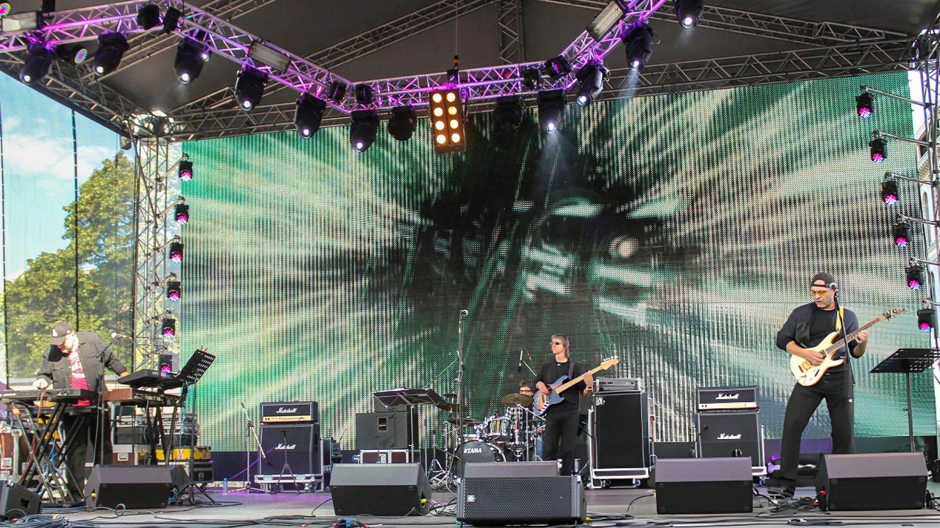 Why Leading Music & Entertainment Companies Rely On LED Video Wall Hire