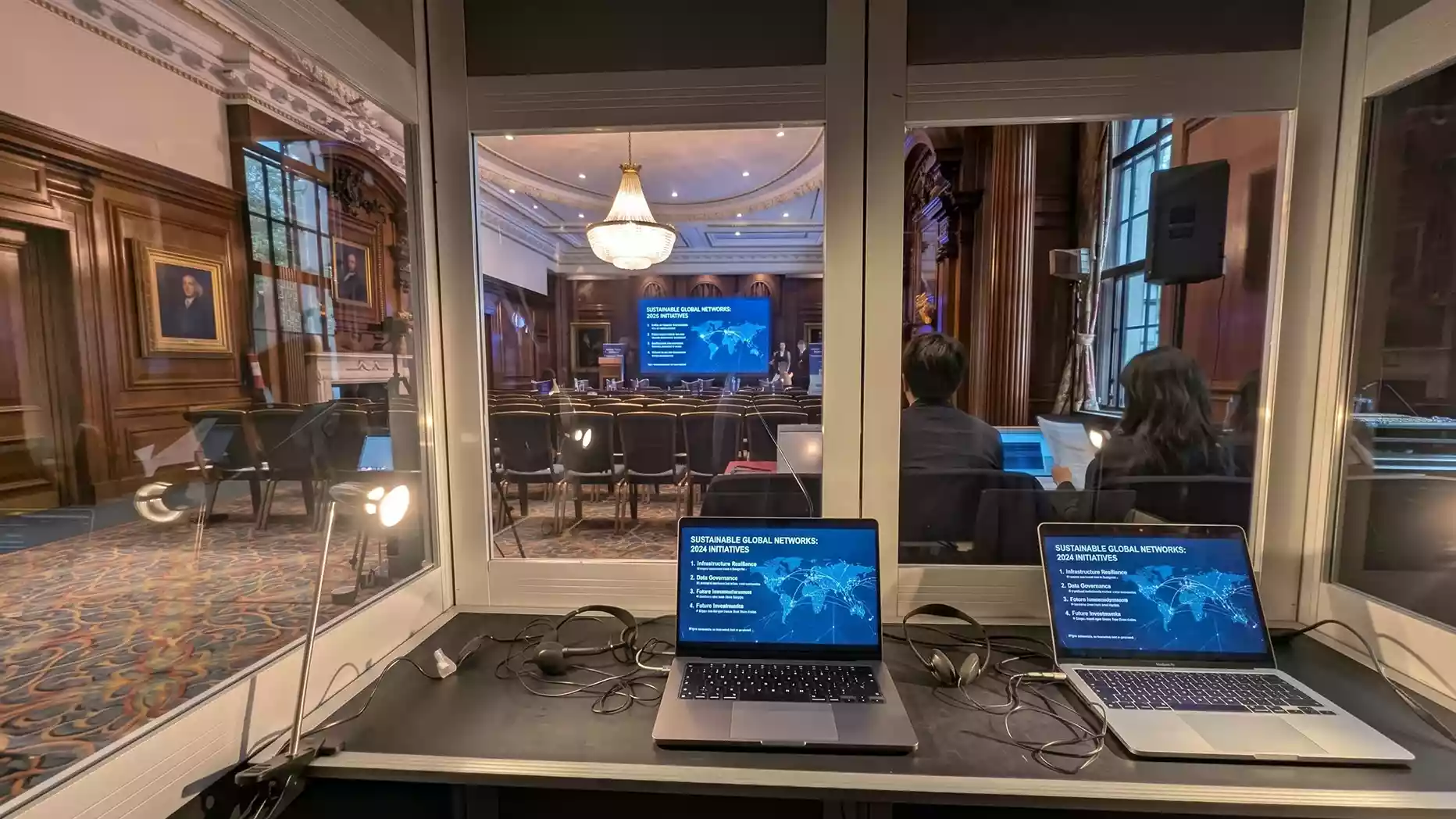 What Does an Onsite LED Video Wall Technician Do During a Conference